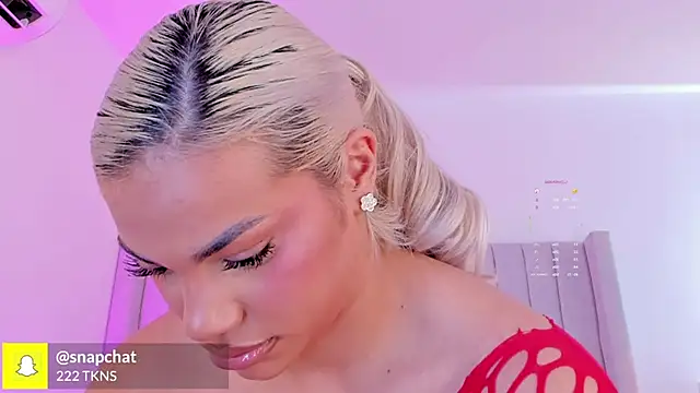 Shelynna azzul online show from 11-11-25, 08:20