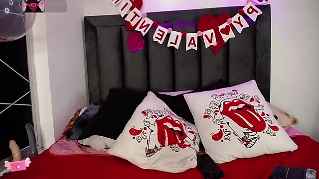 Snapshot of Tifanny_Sweett chatting on 02-13-25, 11:39 Tifanny Sweett online show from 02-13-25, 11:39