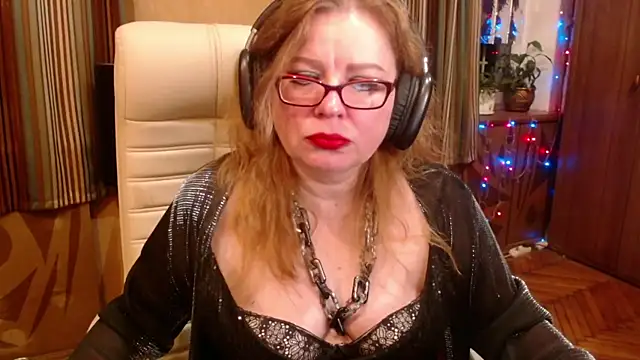 Miss Tress online show from 11-15-25, 11:21