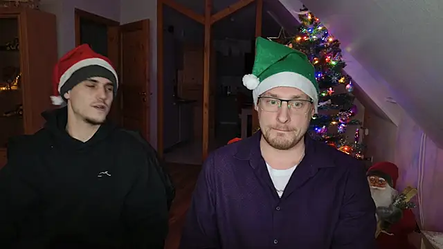 Snapshot of Relsxboy chatting on 12-25-24, 05:15 Relsxboy online show from 12-25-24, 05:15