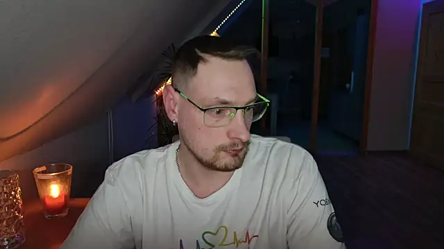 Snapshot of Relsxboy chatting on 02-05-25, 09:40 Relsxboy online show from 02-05-25, 09:40