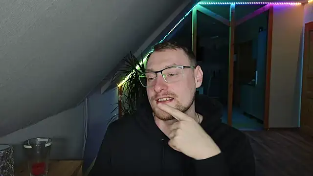 Snapshot of Relsxboy chatting on 02-11-25, 05:50 Relsxboy online show from 02-11-25, 05:50