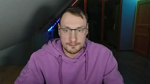 Snapshot of Relsxboy chatting on 02-18-25, 11:08 Relsxboy online show from 02-18-25, 11:08