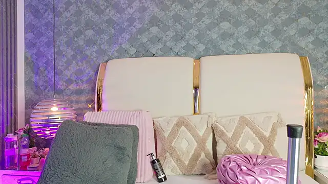 SenniaBella online show from 02-02-26, 01:43