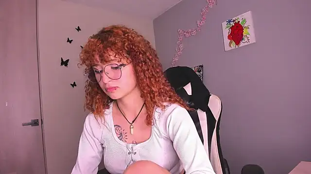 Snapshot of valent_27 chatting on 06-10-26, 01:17 valent 27 online show from 06-10-26, 01:17
