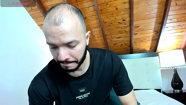 Tom Bailey online show from 09-20-25, 04:02