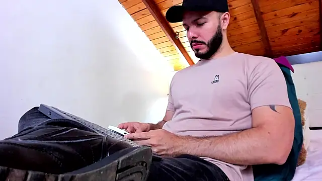 Tom Bailey online show from 01-17-26, 12:43