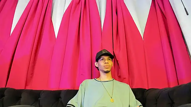 Snapshot of TomyMosterCock chatting on 12-30-24, 02:42 TomyMosterCock online show from 12-30-24, 02:42