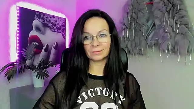 HelenLuxx online show from 11-27-25, 04:31