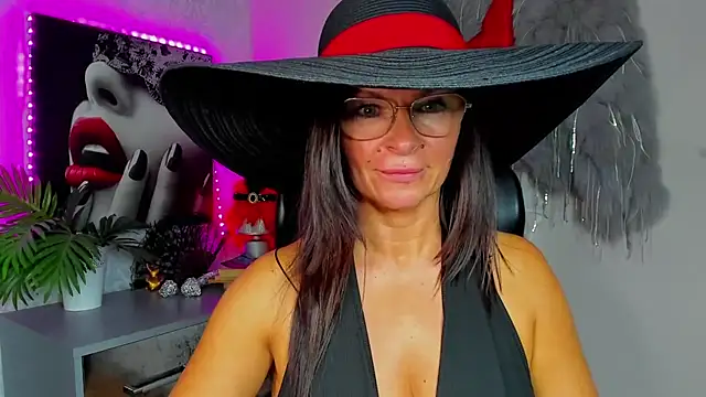 HelenLuxx online show from 07-24-26, 12:47