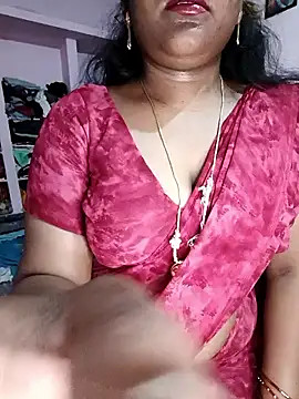 Snapshot of louise92 chatting on 05-17-26, 07:50 louise92 online show from 05-17-26, 07:50