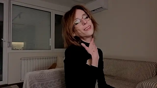 amber quell here online show from 11-08-25, 04:18