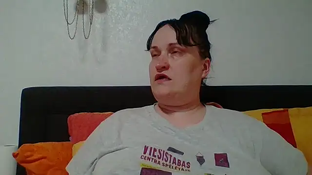  squirty cum lady  online show from 06-17-26, 08:21
