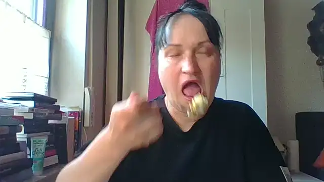  squirty cum lady  online show from 06-19-26, 05:56