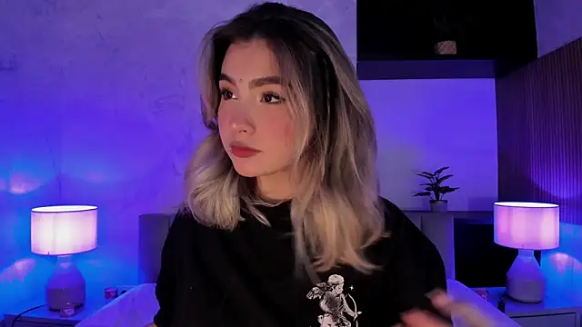 Snapshot of SamantaBone chatting on 01-27-25, 12:22 SamantaBone online show from 01-27-25, 12:22