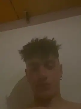 Snapshot of Gibboto chatting on 04-11-26, 11:31 Gibboto online show from 04-11-26, 11:31