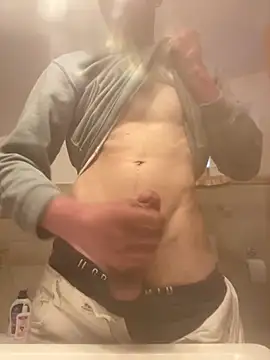 Snapshot of Gibboto chatting on 04-13-26, 11:05 Gibboto online show from 04-13-26, 11:05