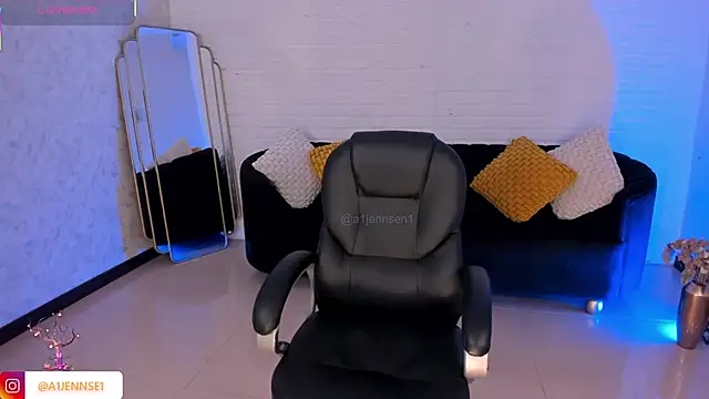 AllyJensen online show from 10-07-25, 10:34