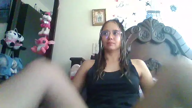 Snapshot of trianabell chatting on 12-24-24, 04:08 trianabell online show from 12-24-24, 04:08