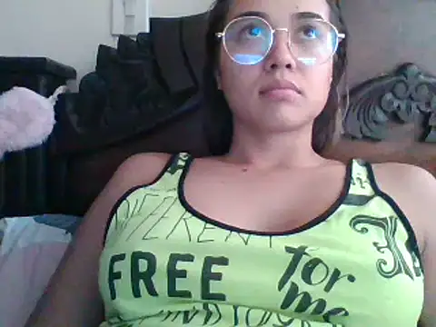 Snapshot of trianabell chatting on 01-16-25, 07:52 trianabell online show from 01-16-25, 07:52