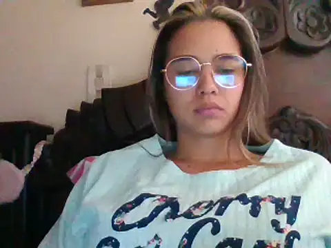 Snapshot of trianabell chatting on 01-20-25, 05:27 trianabell online show from 01-20-25, 05:27