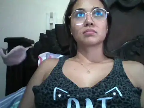 Snapshot of trianabell chatting on 01-22-25, 10:05 trianabell online show from 01-22-25, 10:05