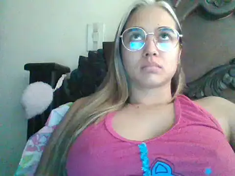 Snapshot of trianabell chatting on 01-24-25, 03:02 trianabell online show from 01-24-25, 03:02