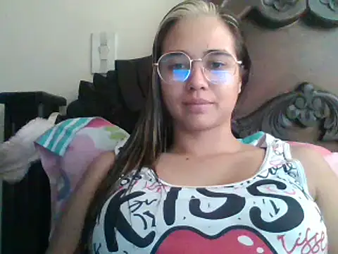 Snapshot of trianabell chatting on 01-28-25, 05:35 trianabell online show from 01-28-25, 05:35