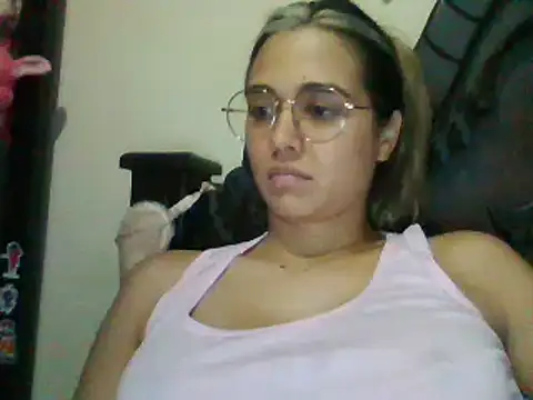 Snapshot of trianabell chatting on 02-11-25, 12:49 trianabell online show from 02-11-25, 12:49