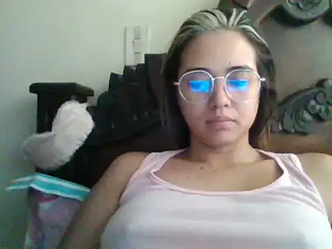 Snapshot of trianabell chatting on 02-11-25, 03:51 trianabell online show from 02-11-25, 03:51