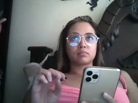 Snapshot of trianabell chatting on 02-26-25, 09:16 trianabell online show from 02-26-25, 09:16