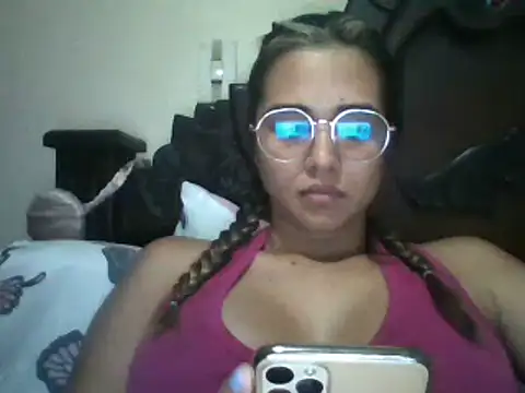 Snapshot of trianabell chatting on 03-04-25, 03:00 trianabell online show from 03-04-25, 03:00