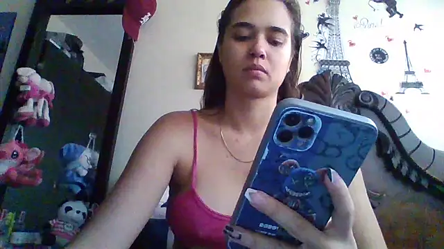 Snapshot of trianabell chatting on 10-15-25, 04:40 trianabell online show from 10-15-25, 04:40
