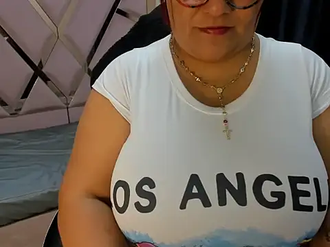 DaianaLutz online show from 09-26-25, 01:26