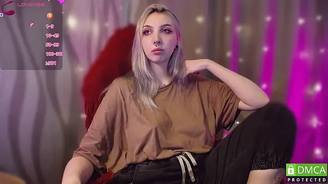 JustMeowGirl online show from 02-08-25, 09:03