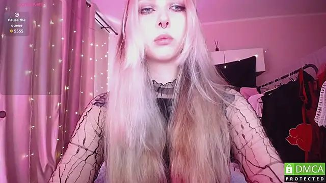 Snapshot of JustMeowGirl chatting on 06-15-26, 05:31 JustMeowGirl online show from 06-15-26, 05:31