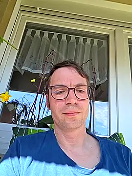 Snapshot of Schnubby1 chatting on 04-09-26, 01:27 Schnubby1 online show from 04-09-26, 01:27