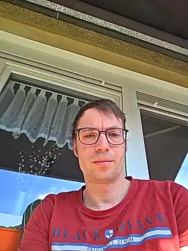 Snapshot of Schnubby1 chatting on 04-15-26, 10:44 Schnubby1 online show from 04-15-26, 10:44