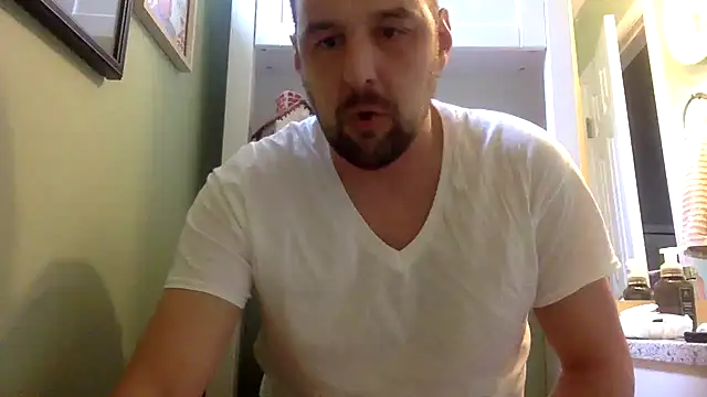 Snapshot of Kink_Master_Daddy chatting on 04-25-26, 02:25 Kink Master Daddy online show from 04-25-26, 02:25