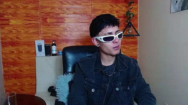 Bastiaan 28 online show from 02-06-25, 03:59