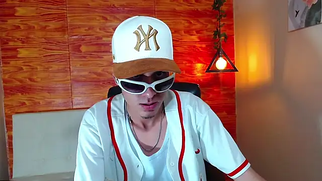 Bastiaan 28 online show from 02-20-25, 05:44