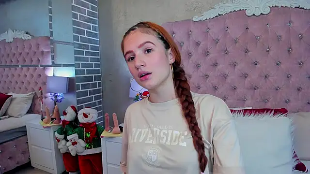 Snapshot of AdelaineBest chatting on 12-18-24, 03:47 AdelaineBest online show from 12-18-24, 03:47