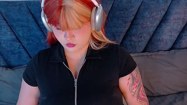 Karmilla Rosse online show from 04-18-26, 10:41