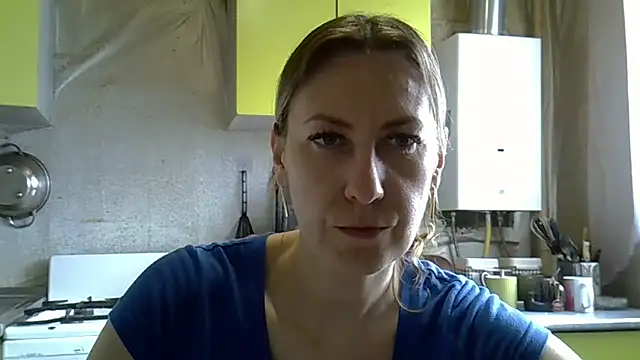 Snapshot of AshleyXHoney chatting on 04-28-26, 06:18 AshleyXHoney online show from 04-28-26, 06:18