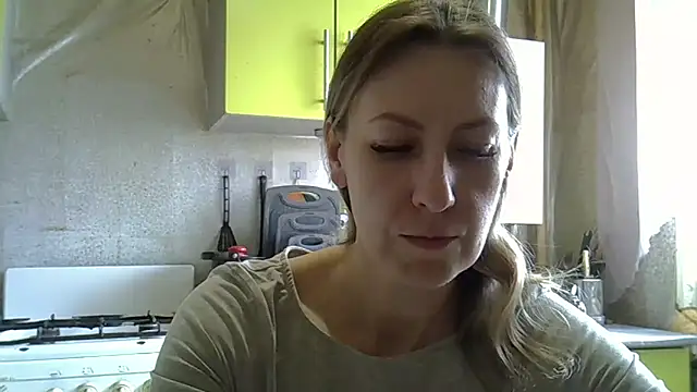 Snapshot of AshleyXHoney chatting on 05-06-26, 06:30 AshleyXHoney online show from 05-06-26, 06:30