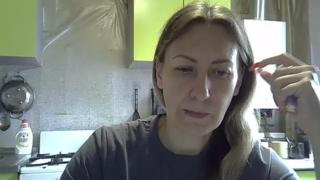 Snapshot of AshleyXHoney chatting on 06-15-26, 08:27 AshleyXHoney online show from 06-15-26, 08:27