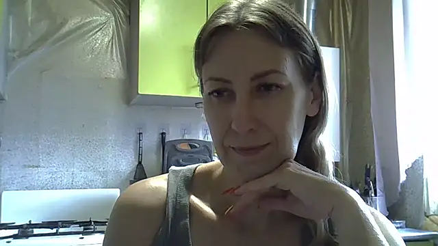 Snapshot of AshleyXHoney chatting on 06-16-26, 08:06 AshleyXHoney online show from 06-16-26, 08:06