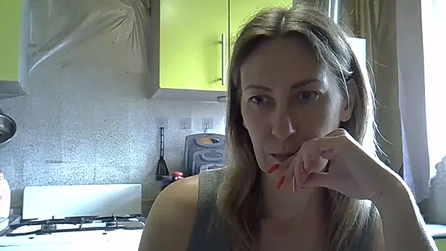 Snapshot of AshleyXHoney chatting on 06-18-26, 09:14 AshleyXHoney online show from 06-18-26, 09:14