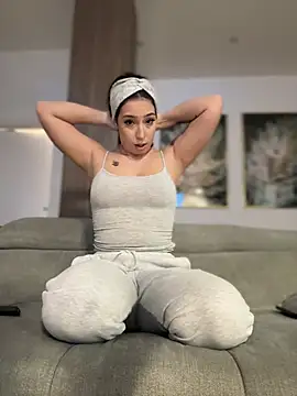 Snapshot of KimArts chatting on 12-16-24, 08:05 KimArts online show from 12-16-24, 08:05