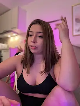 Snapshot of KimArts chatting on 01-23-25, 08:13 KimArts online show from 01-23-25, 08:13